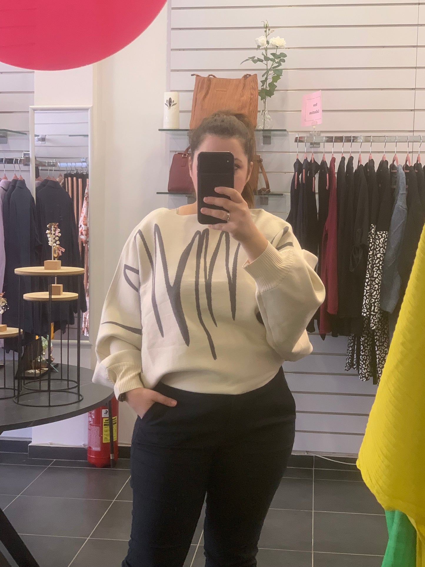 Πουλόβερ Εκρού με Αφηρημένο Σχέδιο