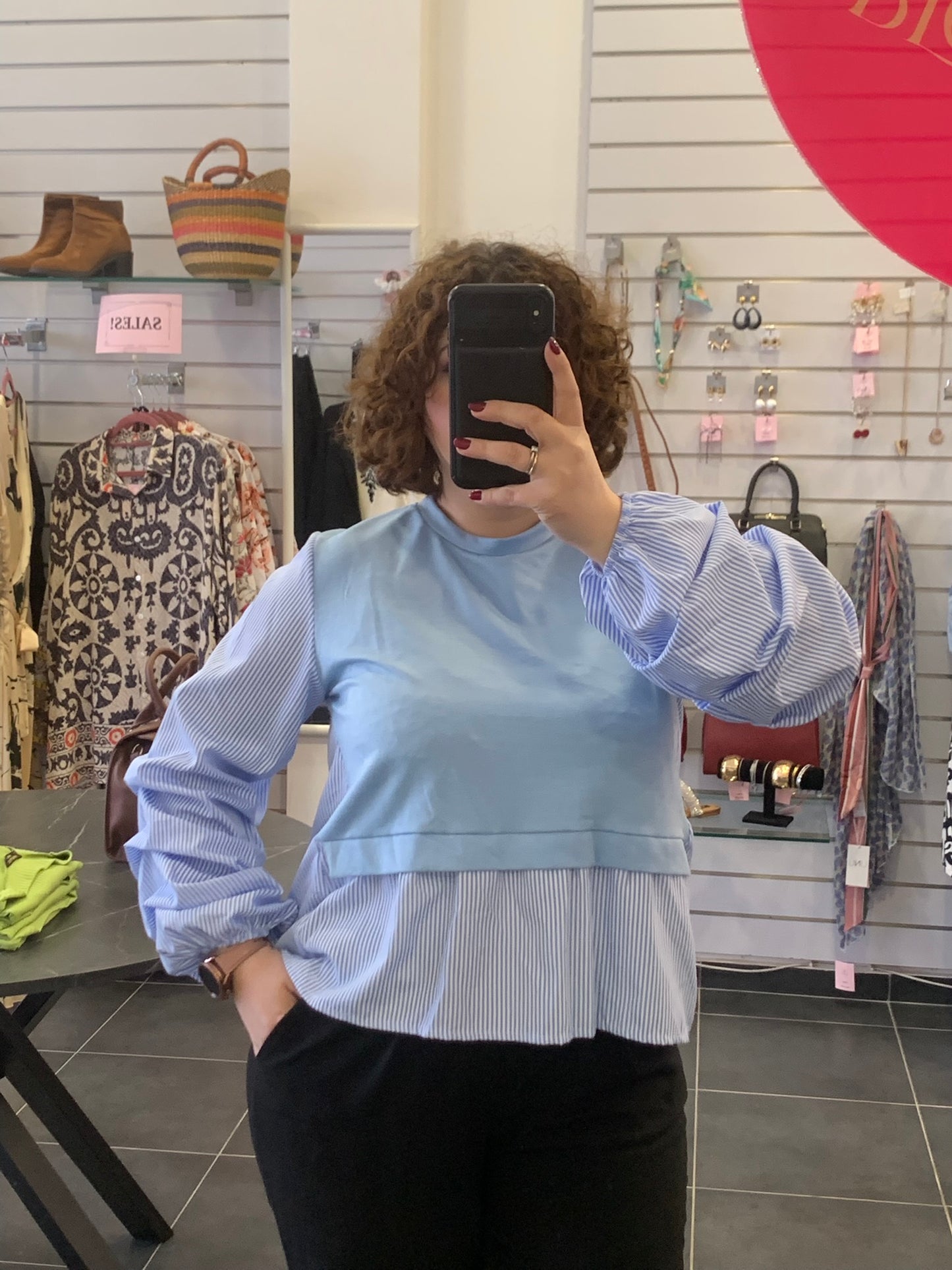 Μπλούζα Ποπλίνας με Φούτερ Λεπτομέρεια