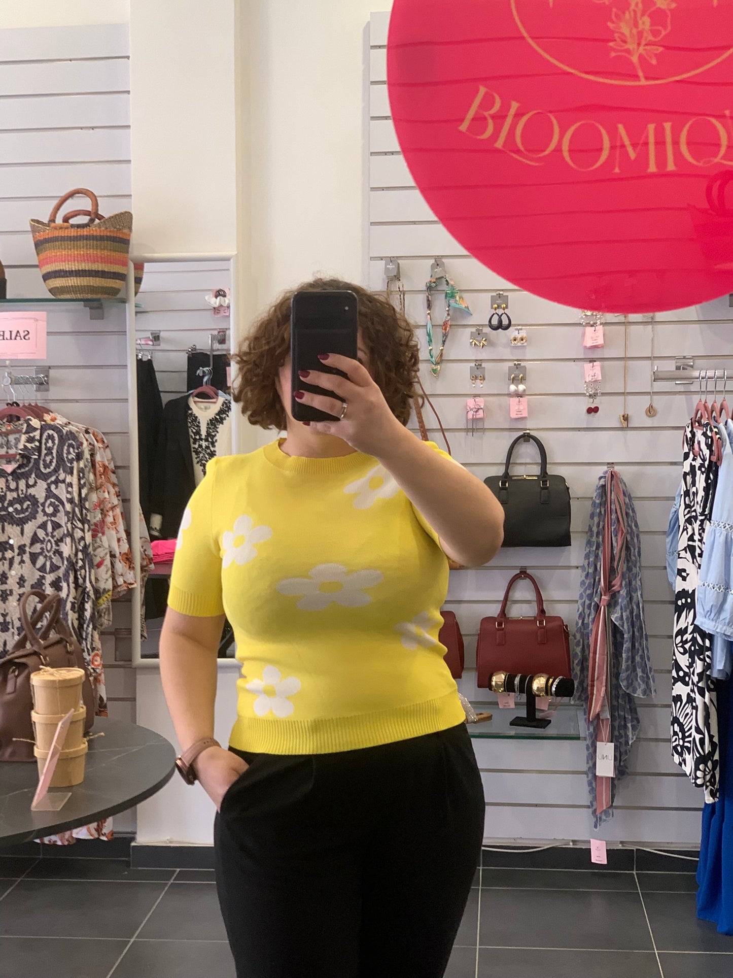 Κοντομάνικο Πλεκτό με Μαργαρίτες