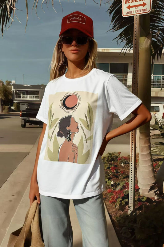 T-shirt με Τύπωμα Γυναίκας σε Γήινες Αποχρώσεις