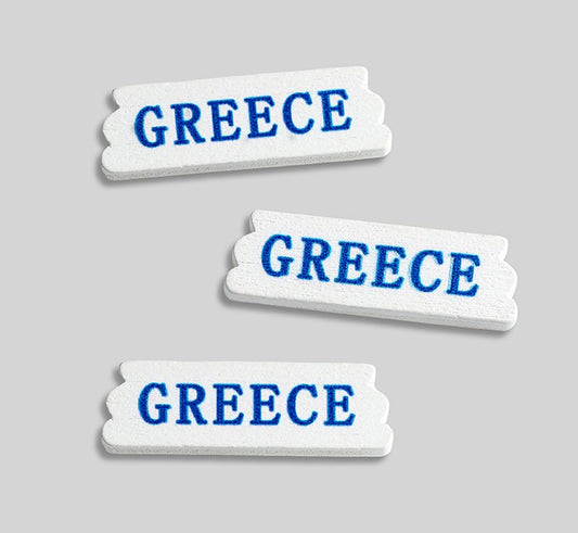 ΞΥΛΙΝΟ LOGO "GREECE" ΜΕ ΚΥΜΑΤΟΕΙΔΗΣ ΑΚΡΕΣ 3.5X1.2CM