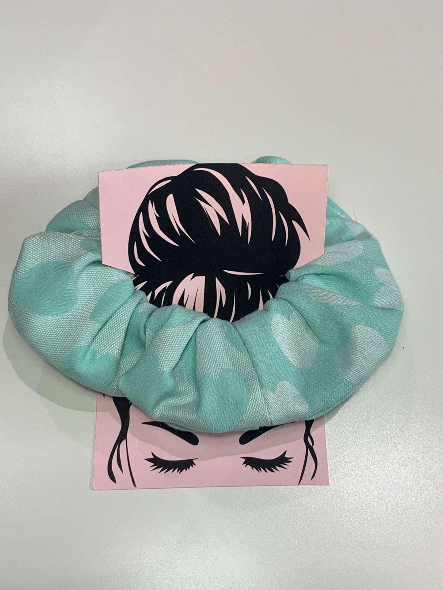 Χειροποίητο Scrunchie Βεραμάν με καρδιές (2 υφάσματα) SCR015