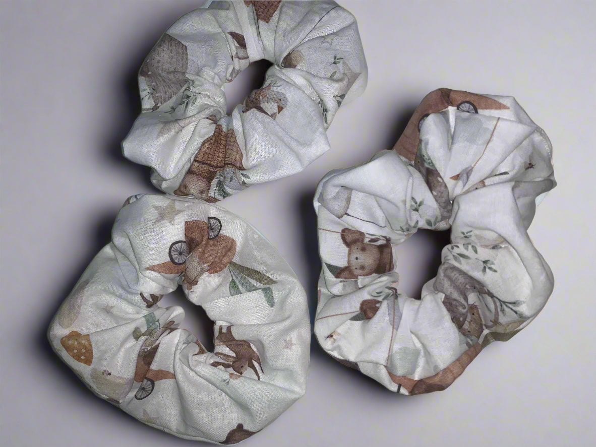 Χειροποίητο Scrunchie με Λαγουδάκια και Αρκουδάκια