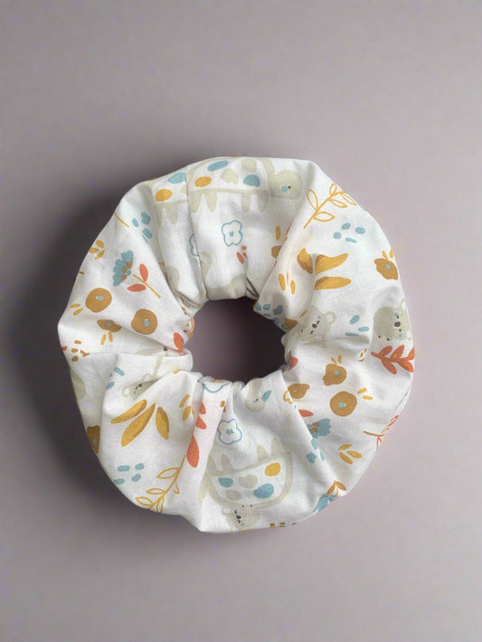 Χειροποίητο Scrunchie με Λουλουδάκια Γαλάζια
