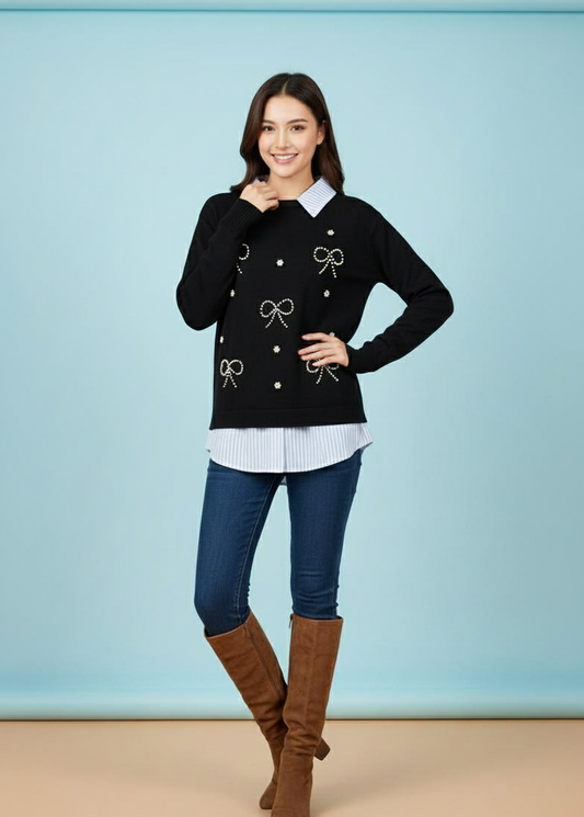 Μαύρο πουλόβερ με ενσωματωμένο γιακά και τελείωμα πουκαμίσου με φιογκάκια από πέρλες